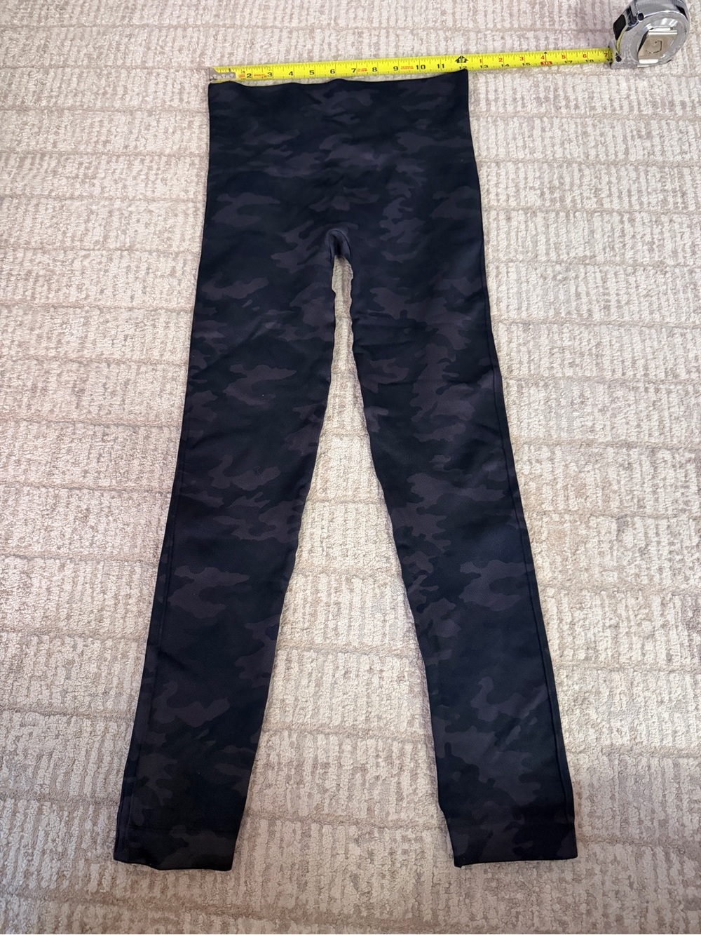 SPANX Black Camo Leggings - size M active bottoms
